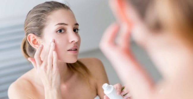 Các bước skincare ban đêm giúp phục hồi và nuôi dưỡng da mặt mịn màng chuyên sâu