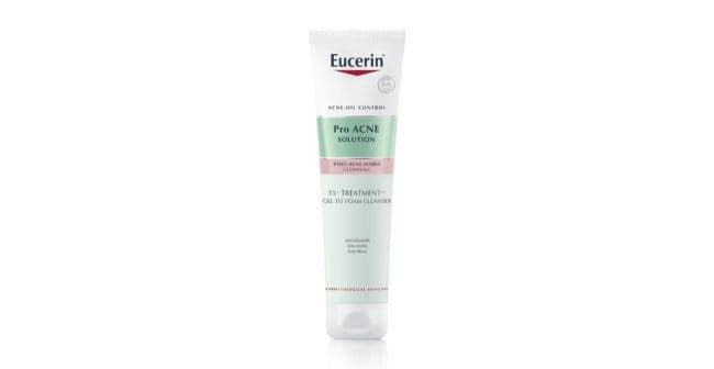 Sữa rửa mặt Eucerin Pro Acne 3X Cleanser với phức hợp AHA, BHA và PHA giúp làm sạch sâu, giảm mụn và mờ thâm