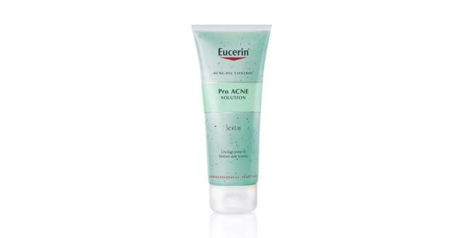 Sản phẩm tẩy tế bào chết Eucerin ProAcne Scrub giúp làm sạch sâu và mịn da