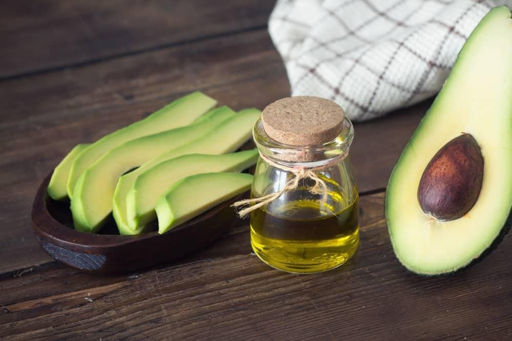 Mặt nạ bơ và dầu ô liu giúp làm mờ tàn nhang, đồi mồi