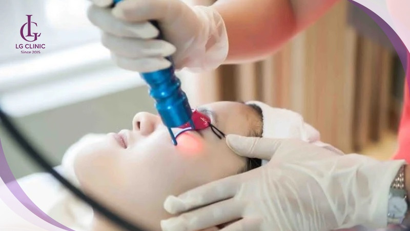 Ứng dụng công nghệ laser trong liệu trình làm sáng da và điều trị thâm nám tại spa