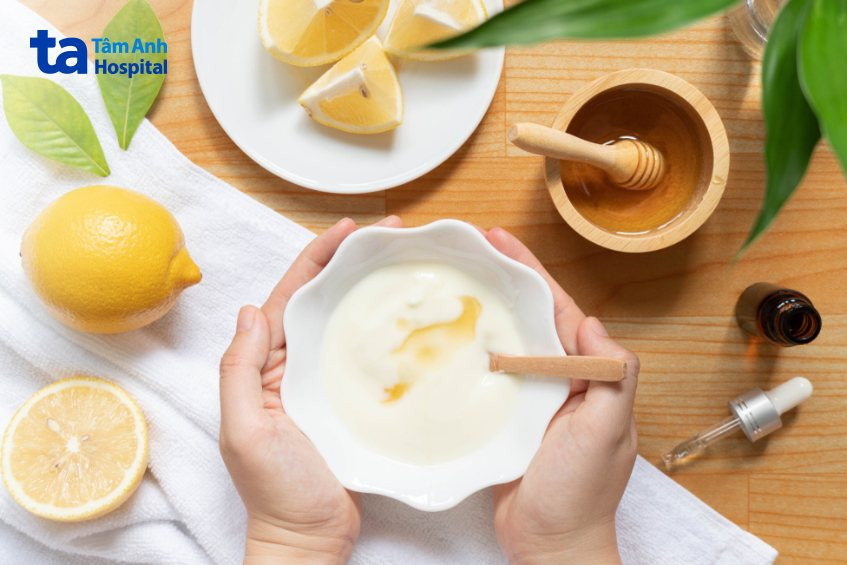 Mặt nạ mật ong sữa chua tự nhiên một trong các bước làm đẹp da nhanh chóng tại nhà