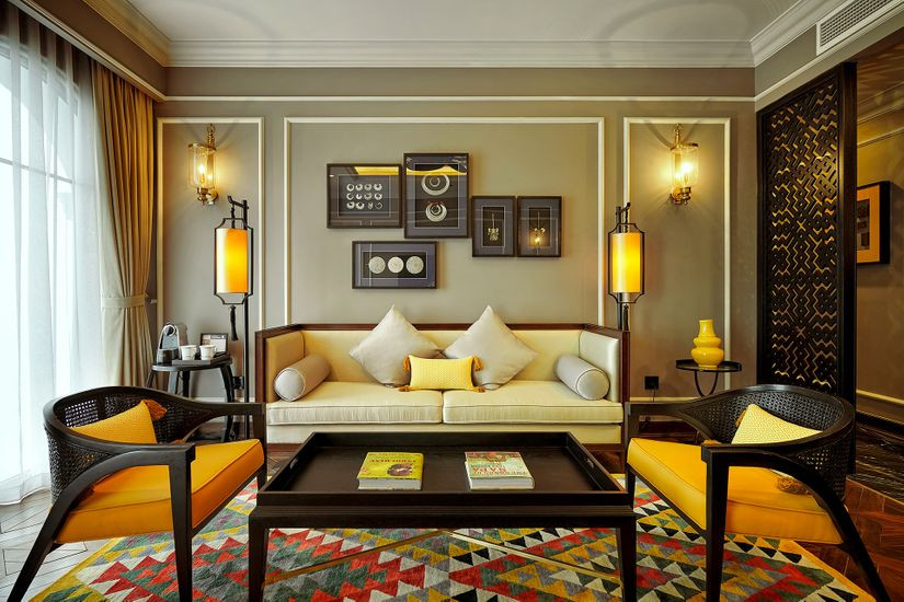 Không gian phòng khách tiện nghi trong phòng suite tại Silk Path Grand Sapa