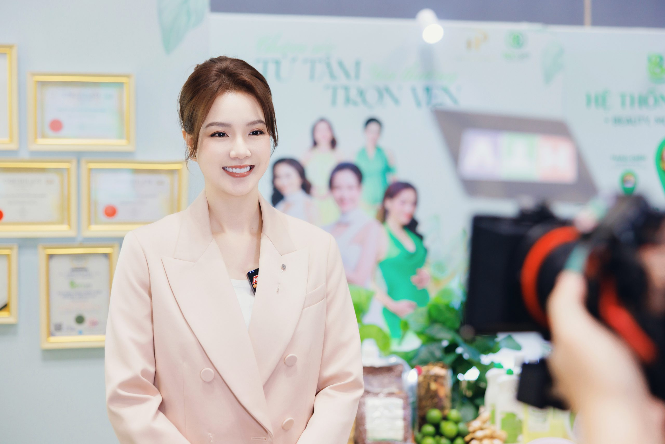 CEO Trang Phương bày tỏ niềm hạnh phúc khi có thể mang đến những trải nghiệm ý nghĩa và trọn vẹn cho các gia đình tại triển lãm Vietbaby Fair 2025