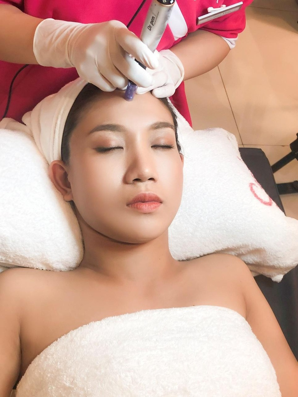 Nụ cười rạng rỡ của dàn hotgirl Ghền Mì Gõ sau khi chăm sóc da tại Seoul Spa