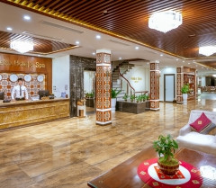 Sảnh lễ tân hiện đại của Sapa Relax Hotel &amp; Spa Sa Pa