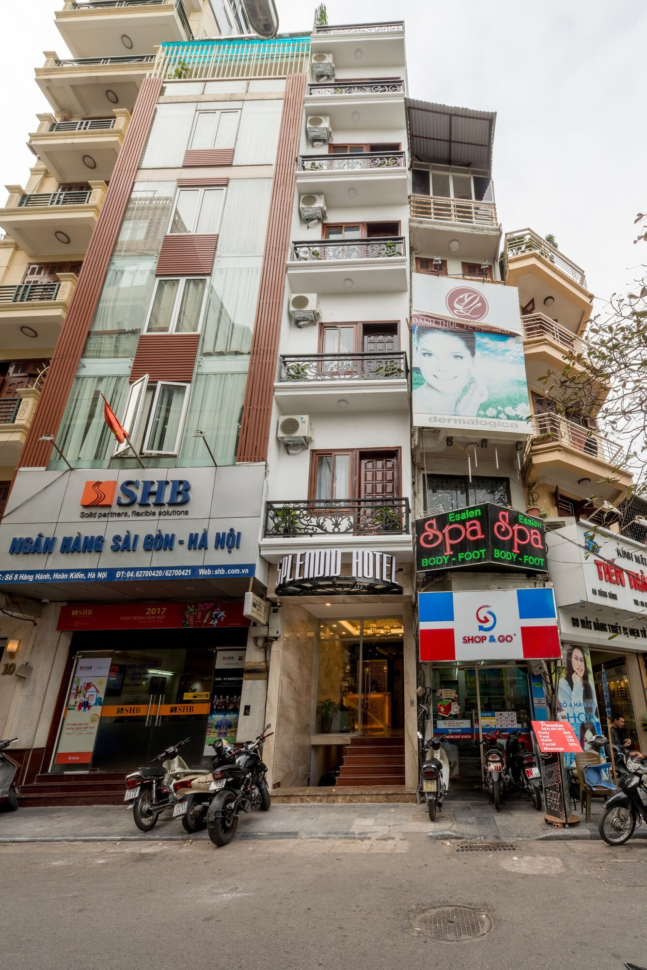 Góc thư giãn với ánh sáng tự nhiên và cây xanh