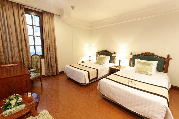 Phong cách Pháp cổ điển tại Riverside Hotel Saigon