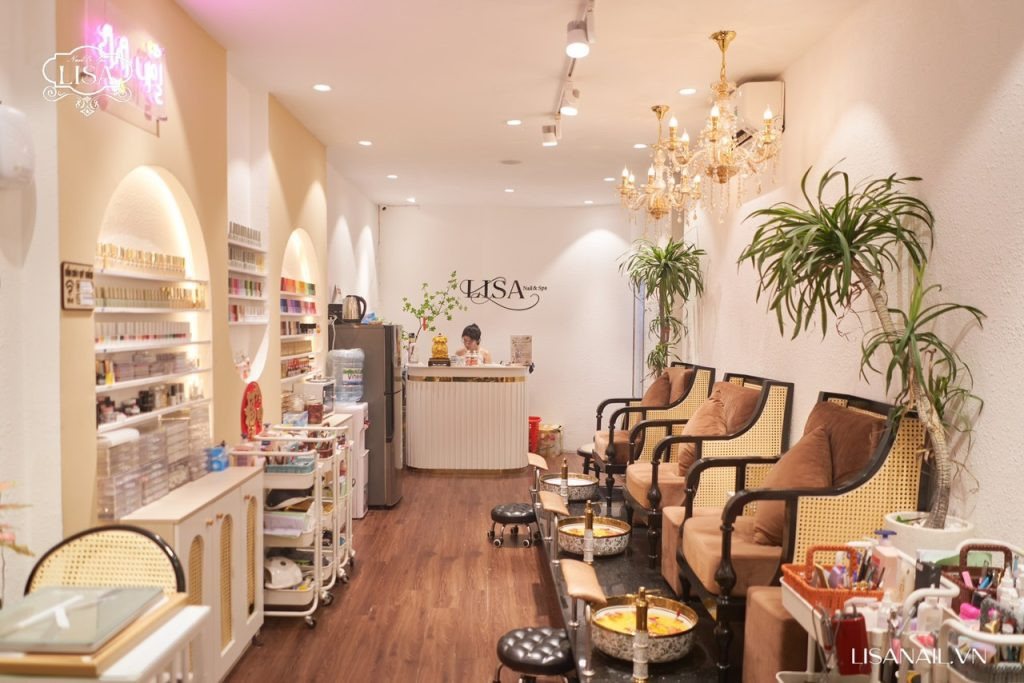 Lisa Nail &amp; Spa - Kết hợp chăm sóc móng và thư giãn spa