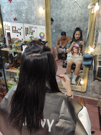 Linh Bôn Hair Studio - tiệm hớt tóc Hoàn Kiếm