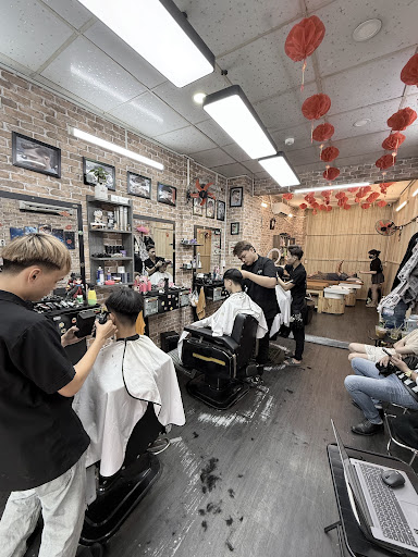 Gum - tiệm hớt tóc Quận 4