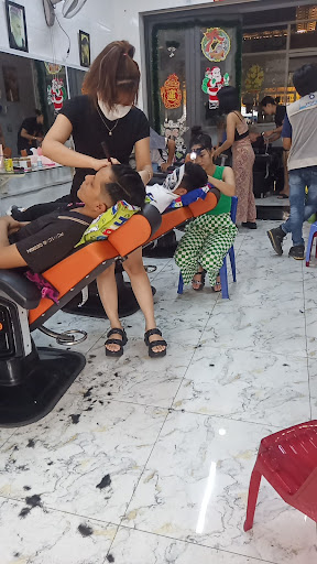 Cắt tóc Quận 6 Thanh Ngân - tiệm hớt tóc Quận 6