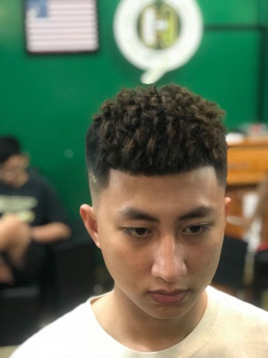 Hieu Barber Shop đội ngũ trẻ nhiệt huyết