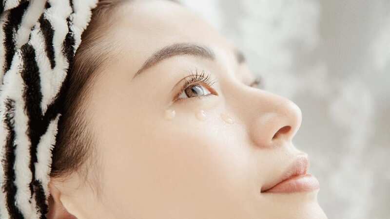 Kem dưỡng mắt là một phần không thể thiếu trong quy trình chăm sóc da mặt toàn diện