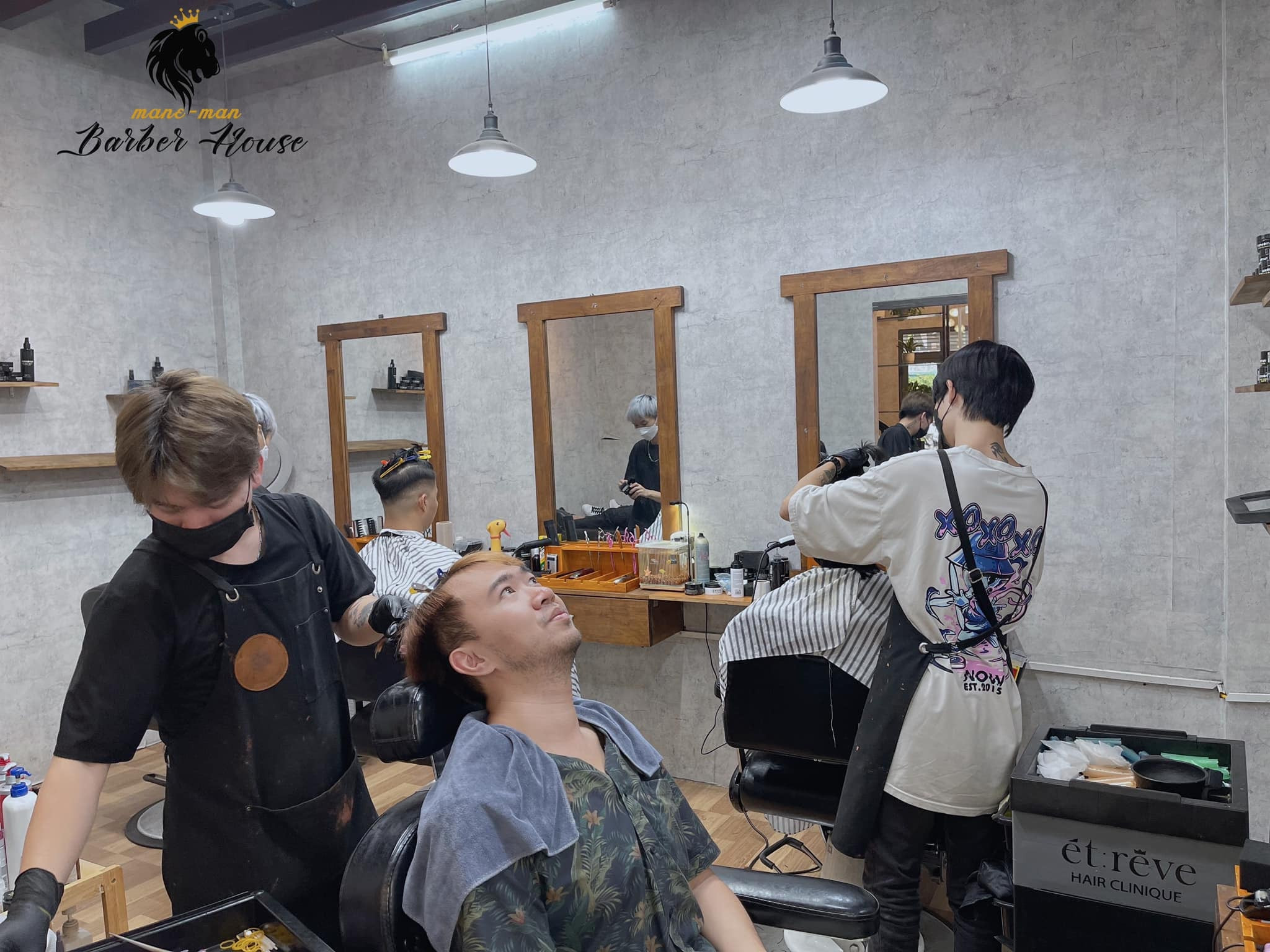 không gian cắt tóc nam Hà Nội