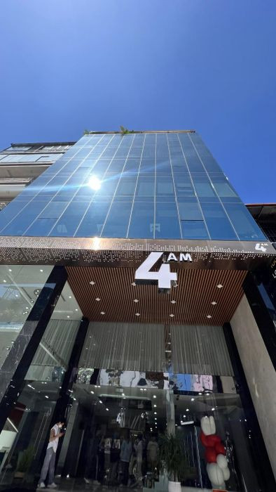 Không gian sang trọng và hiện đại của 4AM Hair Studio tại 25 Khâm Thiên, Đống Đa, Hà Nội, mang đến trải nghiệm làm đẹp đẳng cấp.
