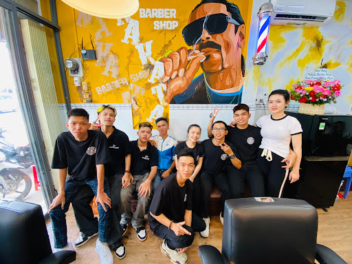 Một góc không gian hiện đại và chuyên nghiệp tại NAKATA BARBERSHOP Châu Phú CN1, nơi kiến tạo phong cách tóc nam đẳng cấp ở An Giang.