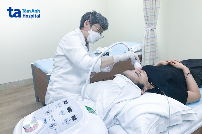 Những lưu ý cần thiết để chăm sóc da trong quá trình điều trị mụn bọc