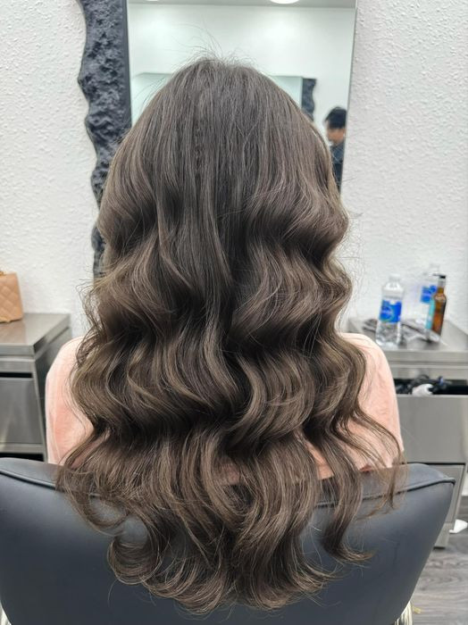 Thiết bị hiện đại và không gian thư giãn tại Hair Salon Lee Khánh, 78 Nguyễn Công Trứ