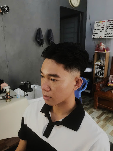 Tiệm cắt tóc nam Núi Barbershop - Không gian thư giãn đẳng cấp