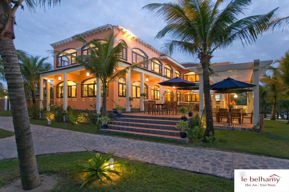 Khung cảnh biệt thự xanh mát tại Le Belhamy Hoi An Resort and Spa