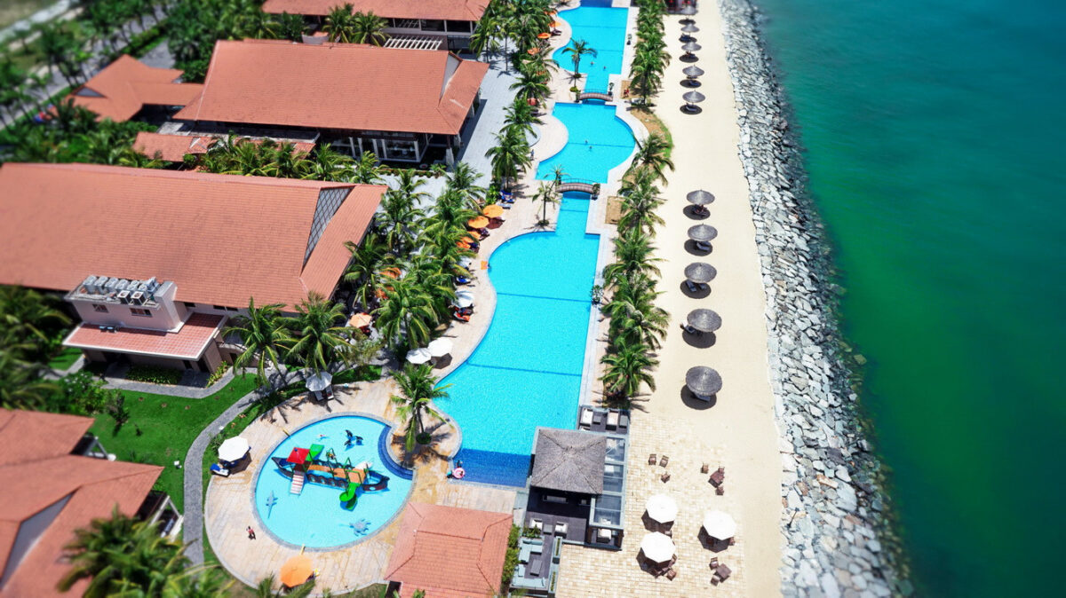 Toàn cảnh kiến trúc đẳng cấp của Golden Sand Resort and Spa Hội An bên bờ biển Cửa Đại