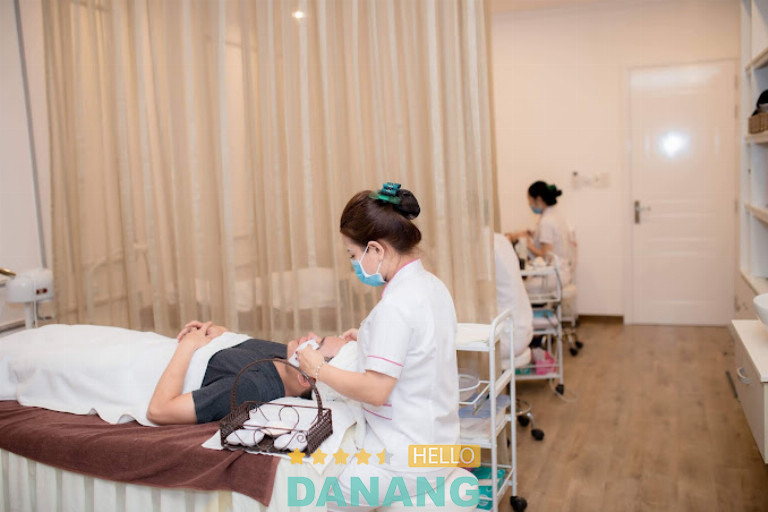 Adella Clinic &amp; Spa Đà Nẵng đã điều trị mụn thành công cho hơn 200.000 khách hàng với công nghệ Oxy-Led IPL Light