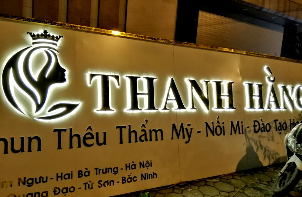 Bảng hiệu tiệm nail mi