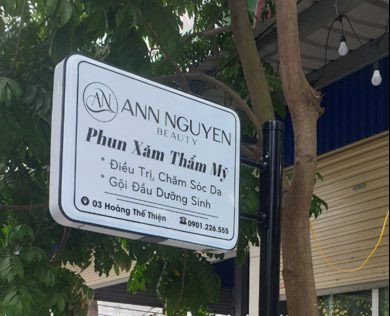 Biển vẫy spa đẹp với font chữ tinh tế