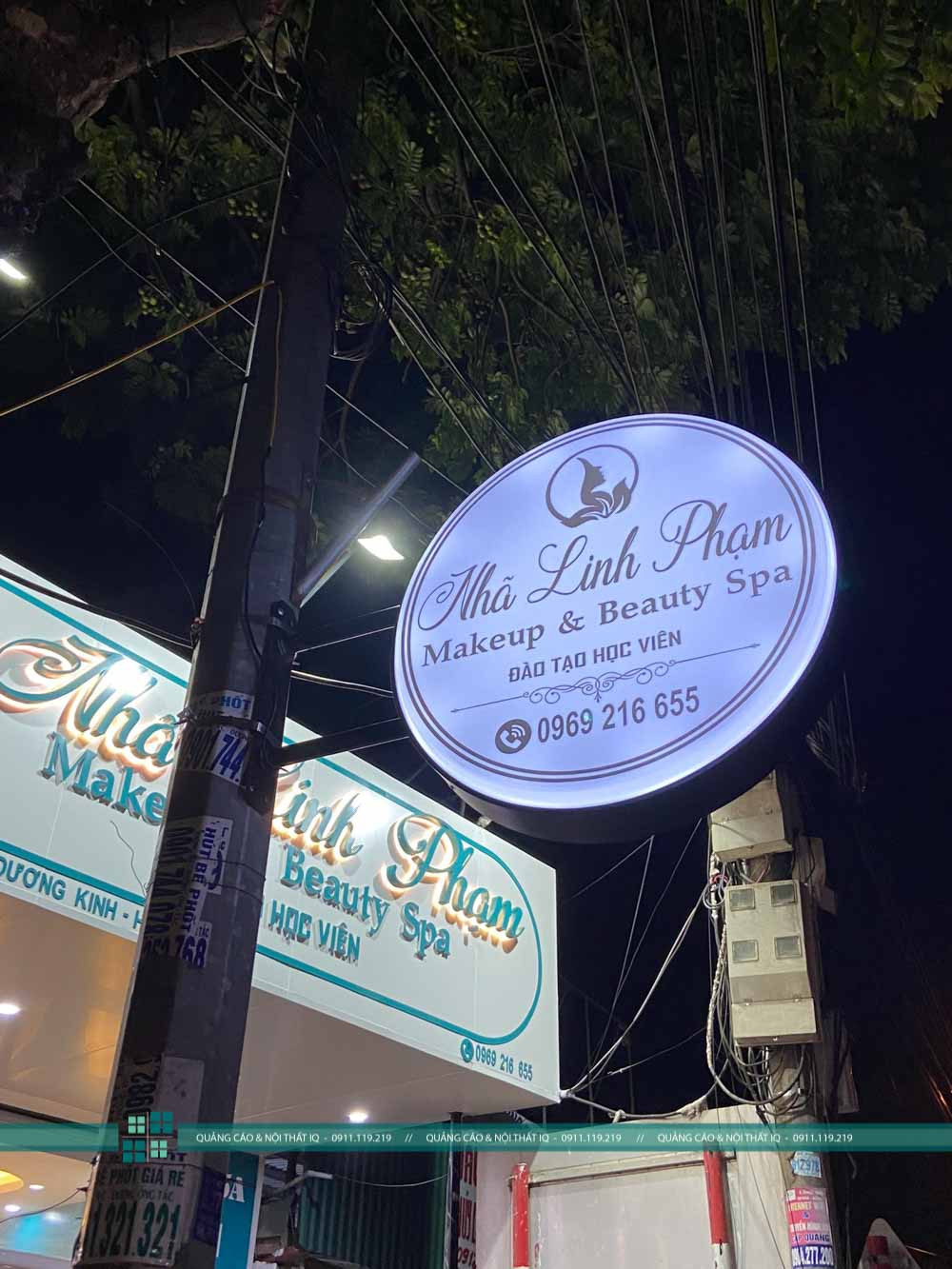 Biển vẫy spa mica hút nổi khung nhôm hiện đại