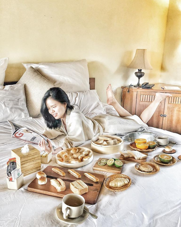 Bữa sáng thịnh soạn được phục vụ tận phòng tại Emeralda Ninh Bình Resort