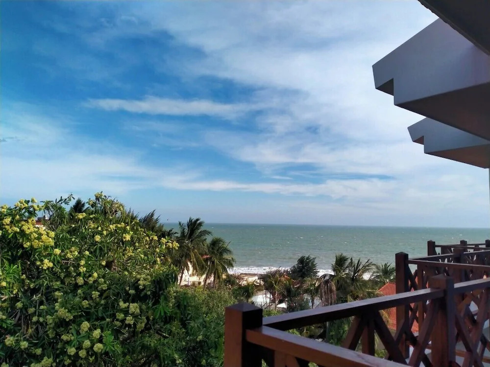 Bungalow Garden View tại Swiss Village Resort &amp; Spa Làng Thụy Sĩ, với kiến trúc độc đáo và không gian xanh mát bao quanh