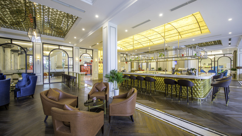 Cảnh biển tuyệt đẹp tại Vinpearl Resort &amp; Spa Long Beach với bãi cát trắng và hàng dừa