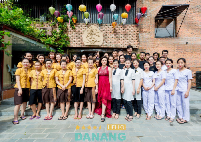 Cham Spa &amp; Massage Đà Nẵng sở hữu đội ngũ chuyên viên giàu kinh nghiệm, trẻ trung, năng động và tận tâm với khách hàng