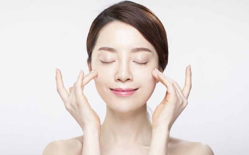 Chuẩn bị quy trình chăm sóc da chuyên sâu tại spa