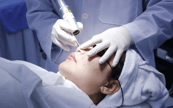 Điều trị thâm nám, tàn nhang, đồi mồi da, giúp da trắng sáng, đều màu tại spa