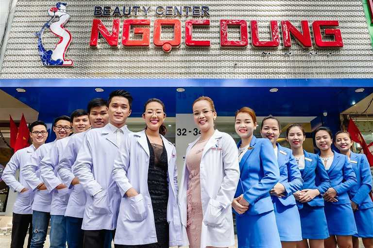 Đội ngũ nhân viên tận tâm và chuyên nghiệp tại các spa tốt nhất ở Hà Nội.