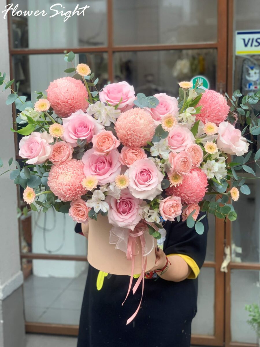 Giỏ hoa hồng phấn tinh tế, chúc mừng khai trương spa phát triển rực rỡ