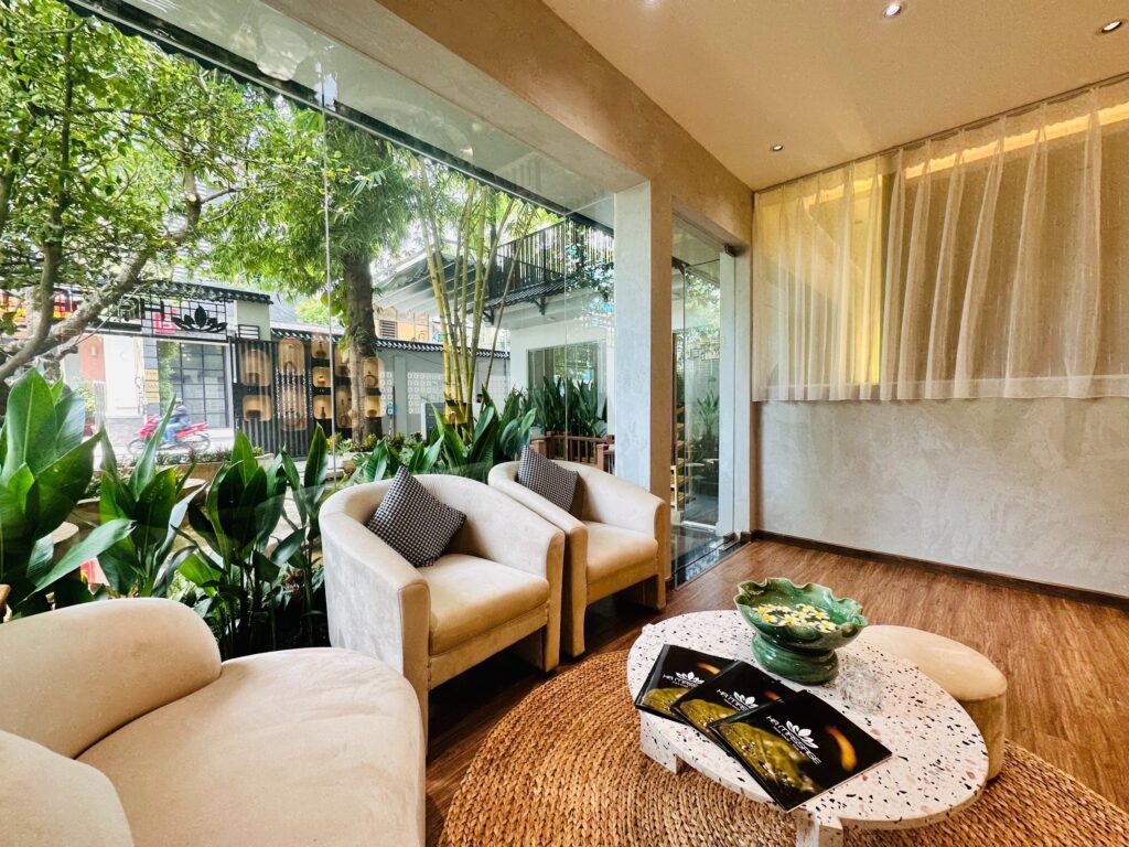 Không gian xanh mát tại Ha Spa & Massage, một trong những spa tốt nhất ở Hồ Chí Minh