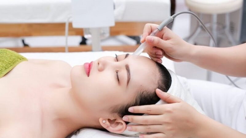 Hình ảnh cô gái spa đẹp với nụ cười tự tin