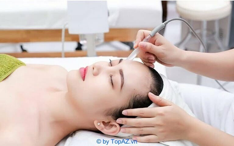 Hình ảnh spa trị mụn với ánh sáng dịu nhẹ
