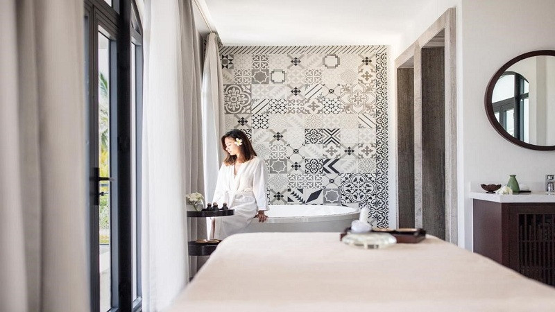 Hồ bơi riêng của một biệt thự tại Vinpearl Resort &amp; Spa Long Beach, view đẹp