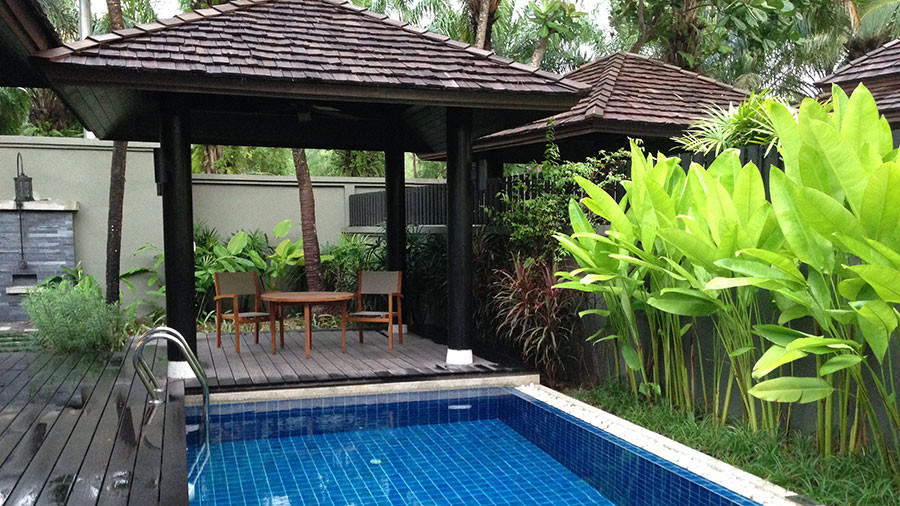 Hồ bơi riêng tư tại Sala Pool Villa thuộc Anantara Phuket Layan