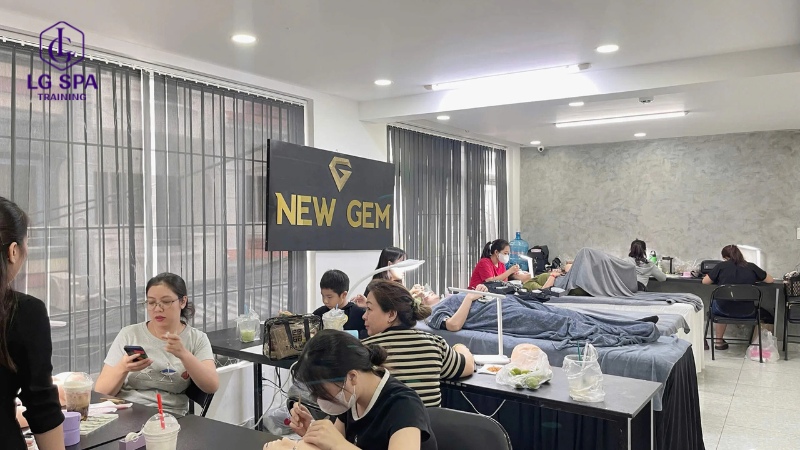 Không gian học tập hiện đại và chuyên nghiệp tại Học viện New Gem, nơi đào tạo spa chuyên nghiệp TPHCM