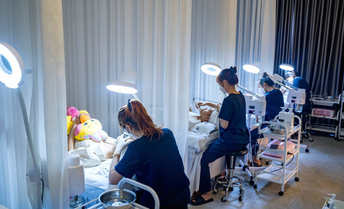 Kết quả cải thiện da lưng sau liệu trình spa vi kim tảo biển