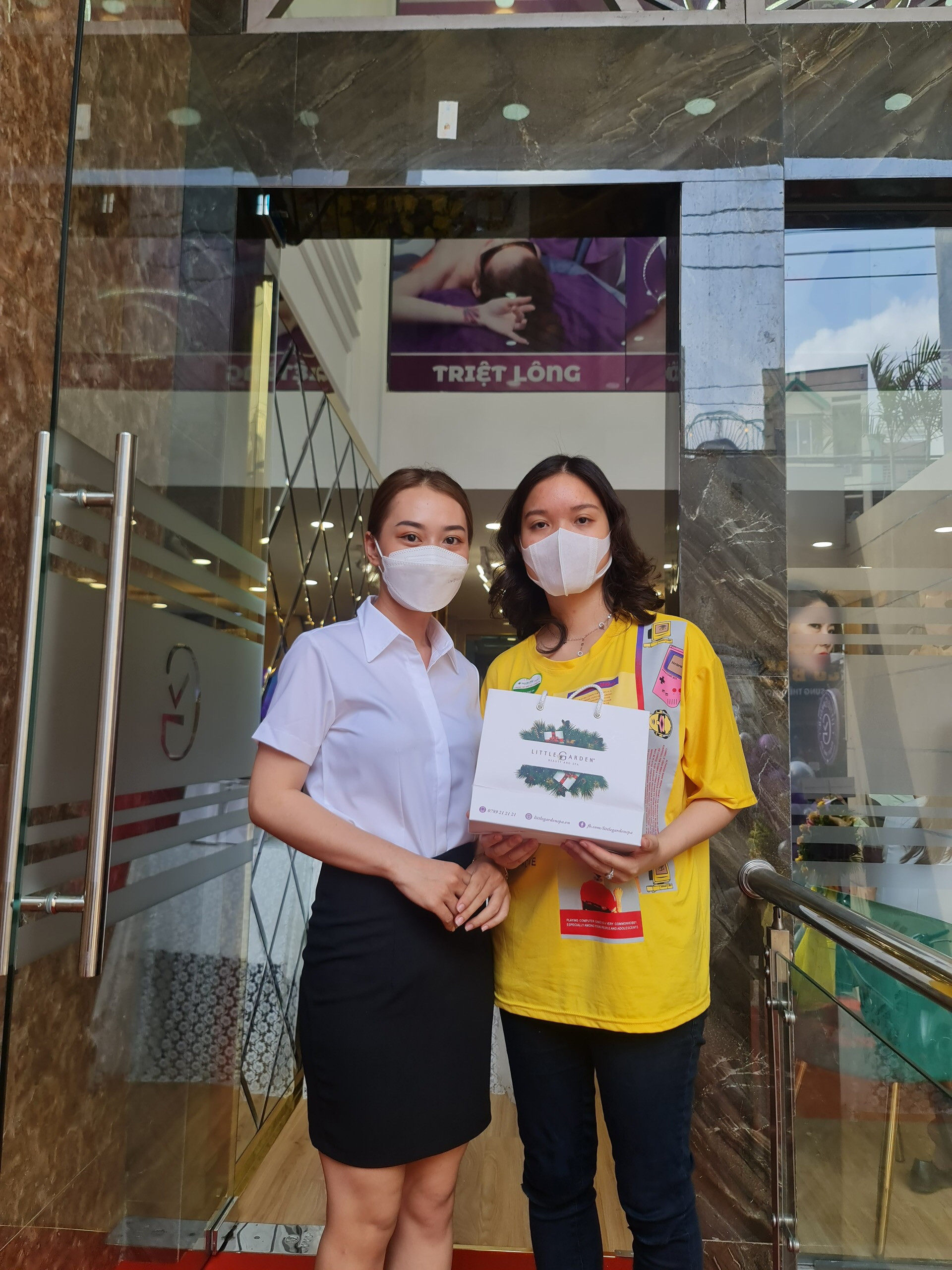 Khách hàng thân thiết chúc mừng Little Garden Spa khai trương chi nhánh mới