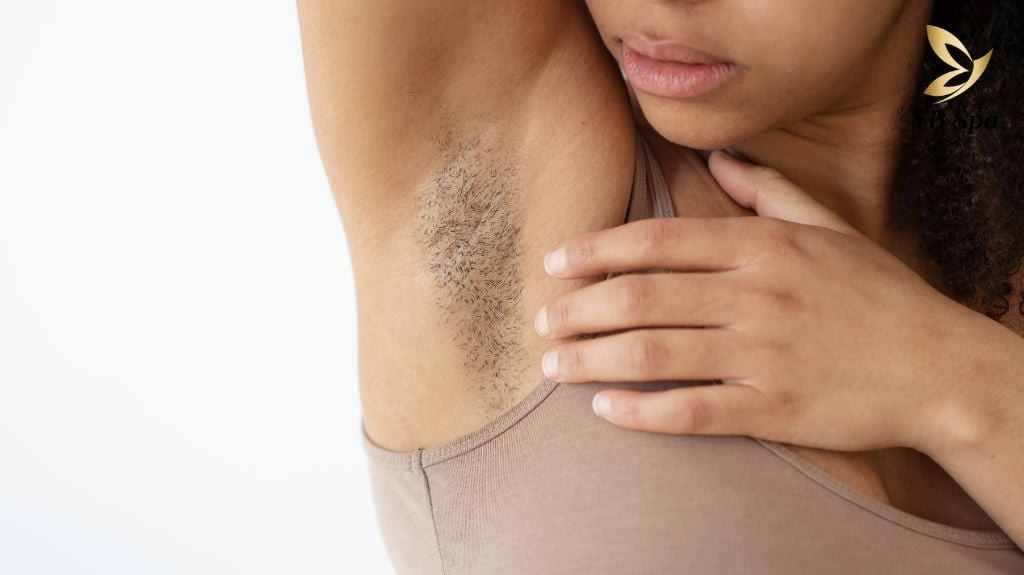 Khách hàng trải nghiệm liệu trình triệt lông nách spa hiệu quả