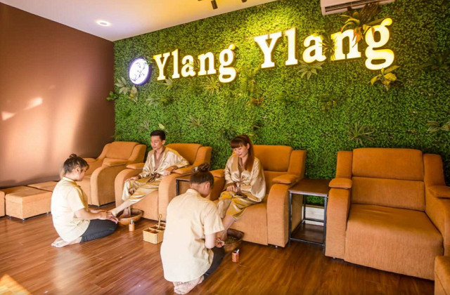 Không gian ấm cúng và sang trọng tại Ylang Ylang Spa Hội An, sẵn sàng chào đón khách hàng đến trải nghiệm thư giãn.