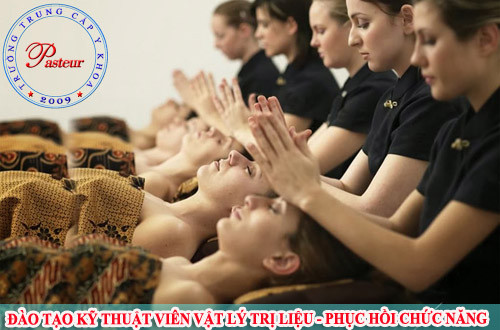 Không gian phòng trị liệu sạch sẽ và riêng tư tại spa vật lý trị liệu