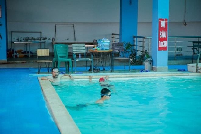 Không gian rộng rãi và hiện đại của bể bơi bốn mùa Sense Aqua &amp; Spa